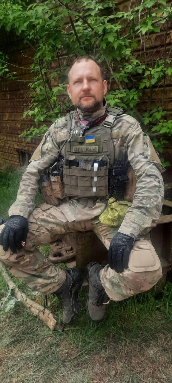 Освобождал Змеиный и шел пешком из Мариуполя. ГУР представило книгу о выдающемся разведчике